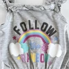 Kép 2/2 - Szivárványos fodros nyári kislány playsuit – George, 4–5 éves (110)