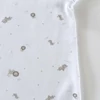 Kép 2/2 - 62-es fehér pamut kisfiú napozó állatmintával – The Little White Company