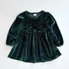 Kép 1/2 - 86-os sötétzöld tükörbársony karácsonyi ruha masnival kislánynak