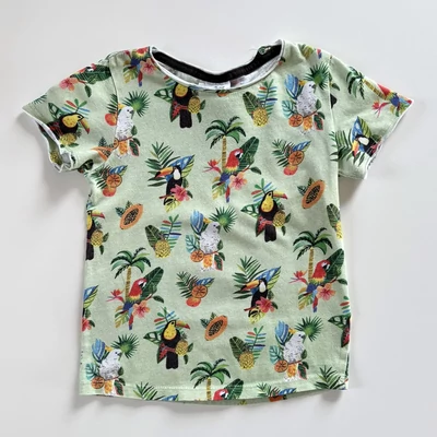 104-es H&M Emma Jayne zöld trópusi mintás pamut póló kisfiúnak 104-es H&M Emma Jayne zöld trópusi mintás pamut póló kisfiúnak