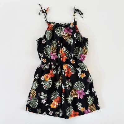 fekete virágmintás viszkóz playsuit 12–13 éves tinilánynak