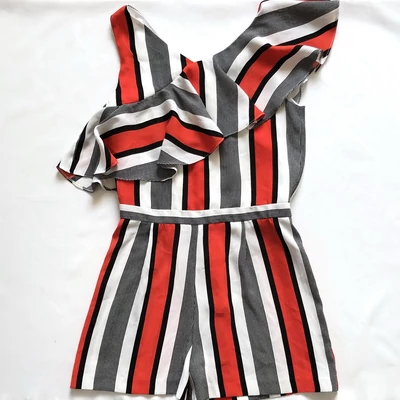 12 év Csíkos fodros alkalmi playsuit 152