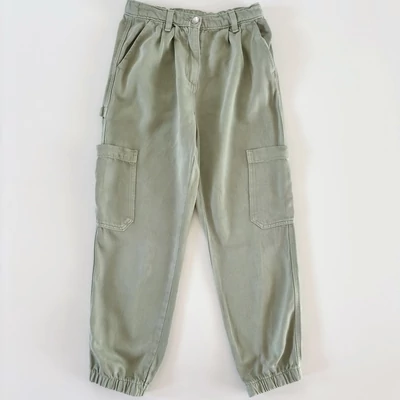 140-es Next khaki TENCEL™ cargo lány nadrág – hibátlan állapotban