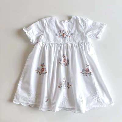 Fehér hímzett Peter Rabbit alkalmi lány ruha – Marks&amp;Spencer, 92