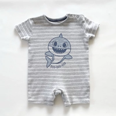 62 Baby Shark pamut napozó