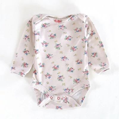 62 Mini Boden virágos pamut body