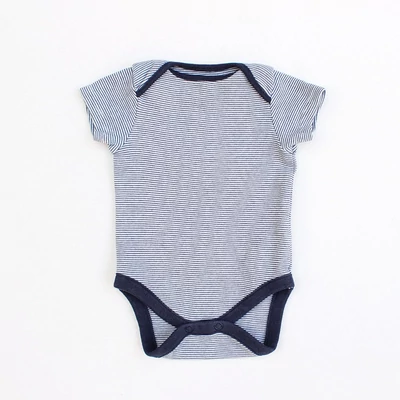 62 Next csíkos body