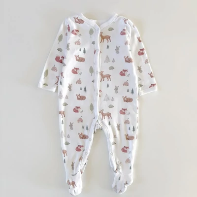 74-es woodland mintás pamut rugdalózó unisex C&amp;A