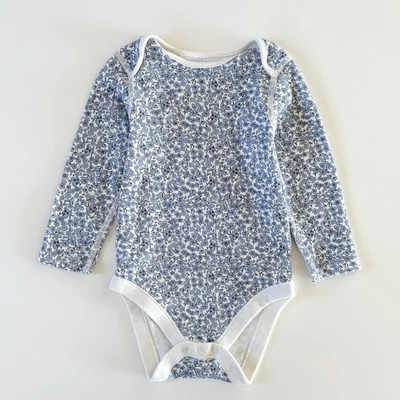 86-os Marks & Spencer kék virágmintás hosszú ujjú pamut kislány body 86-os Marks & Spencer kék virágmintás hosszú ujjú pamut kislány body