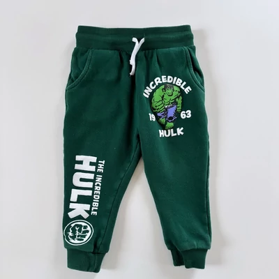 92-es George kisfiú jogger nadrág Hulk mintával – 1,5-2 év 92-es George kisfiú jogger nadrág Hulk mintával – 1,5-2 év