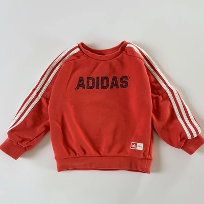 92-es Adidas Disney piros Mickey és Pluto pamut pulóver kisfiúnak 92-es Adidas Disney piros Mickey és Pluto pamut pulóver kisfiúnak