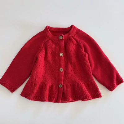 68-as pamut piros vastagabb kötött kardigán kislánynak – Nutmeg, 3–6 hónap