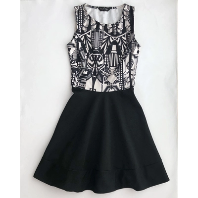 XXS Fekete fehér mintás alkalmi ruha
