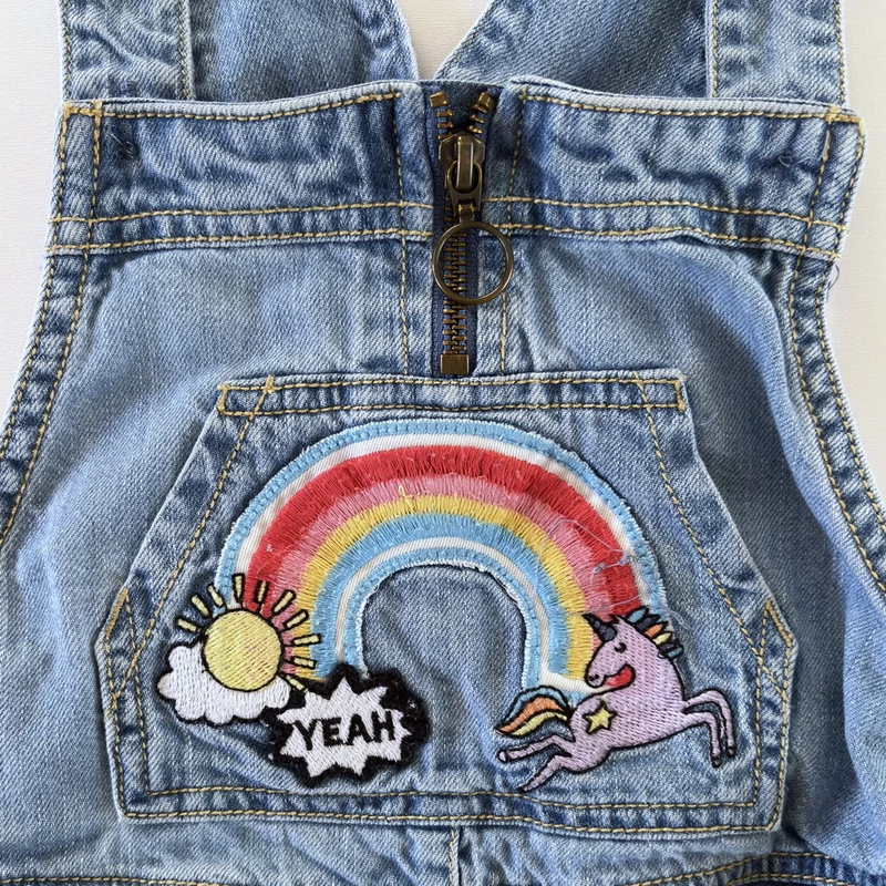 Next kantáros farmer kislány short unikornis mintával – 116-os