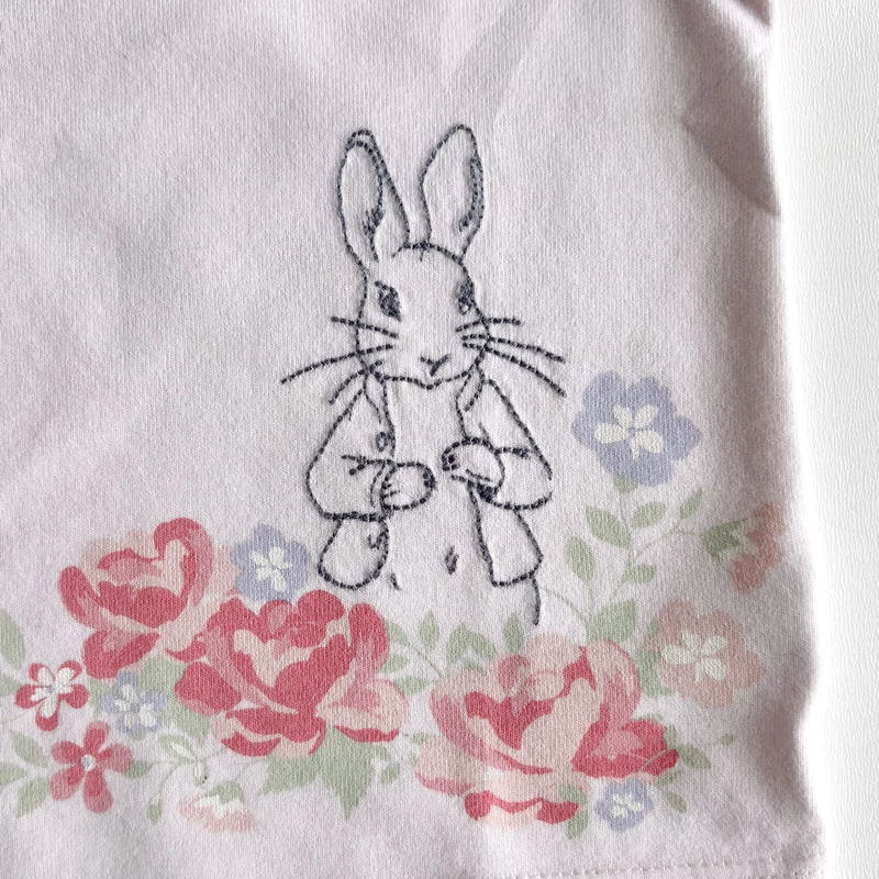 TU 3-6 hónapos virágos Peter Rabbit pamut póló 68-as méretben – használt babaruha