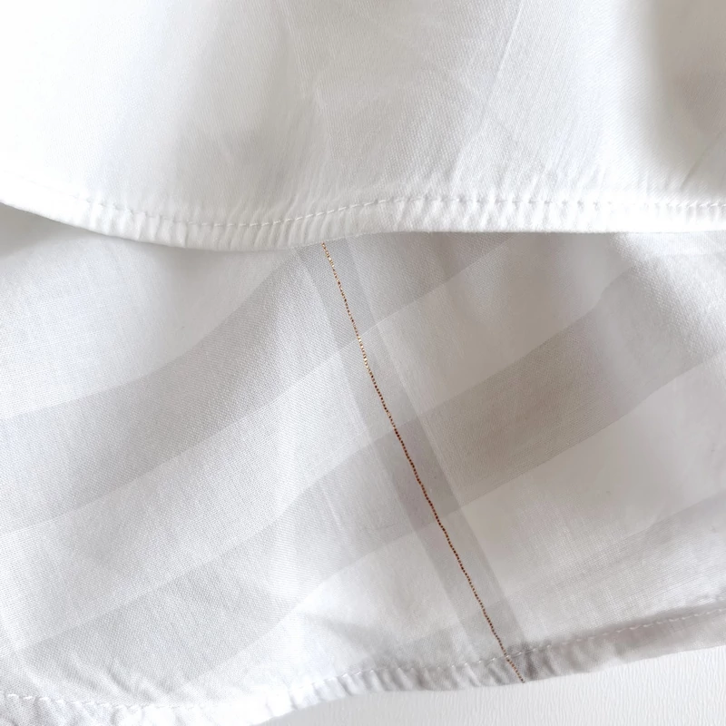 Burberry fehér alkalmi rara ruha 4 éveseknek, használt gyerekruha