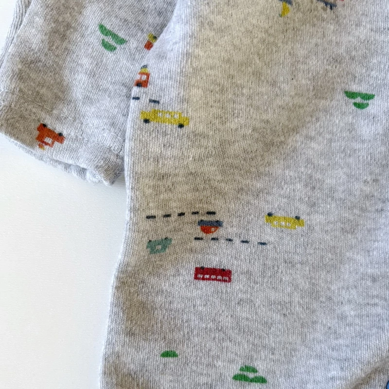 44-es Mothercare pamut járműves rugdalózó kisfiúnak