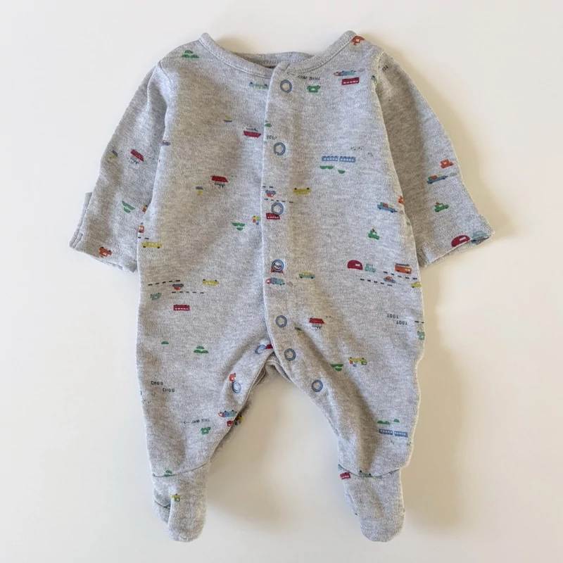 44-es Mothercare pamut járműves rugdalózó kisfiúnak