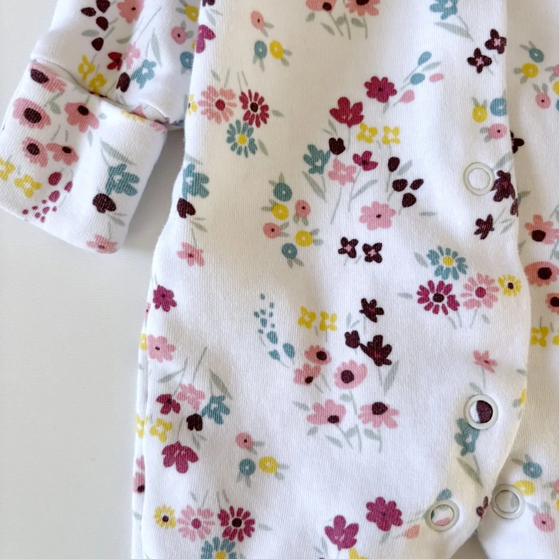 56-os Matalan pamut virágmintás rugdalózó kislánynak