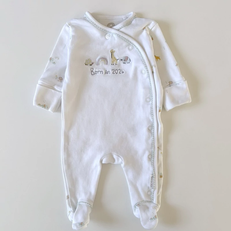 56-os Next pamut Born in 2024 rugdalózó kisfiúnak