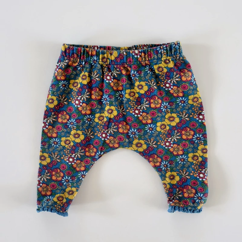 56-os Next virágmintás baba leggings csipkés szegéllyel – újszülött