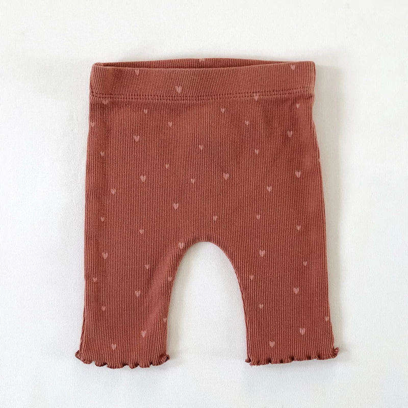 56 Szivecskés bordázott pamut leggings