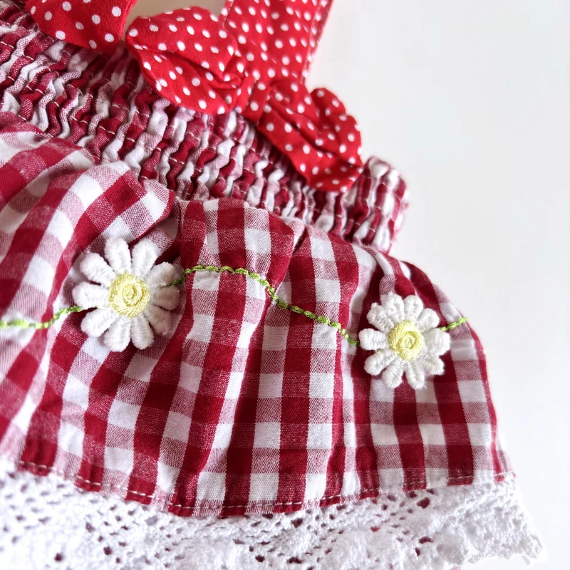 Kockás pamutvászon kislány playsuit hímzett katicával – 80