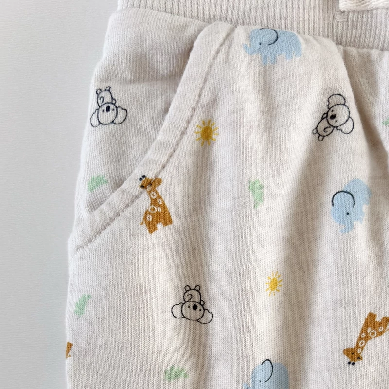 62-es Mes Petits Cailloux kisfiú pamut jogger nadrág állatmintával