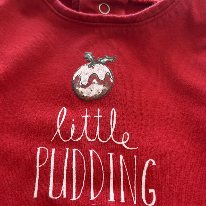 62-es piros karácsonyi pamut body Little Pudding felirattal – Mamas and Papas, 0-3 hónap
