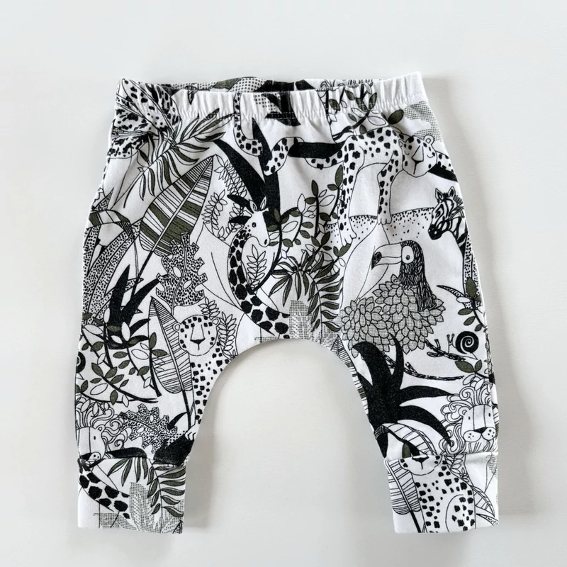 62-es Next dzsungel mintás pamut kisfiú nadrág – 0-3 hónap