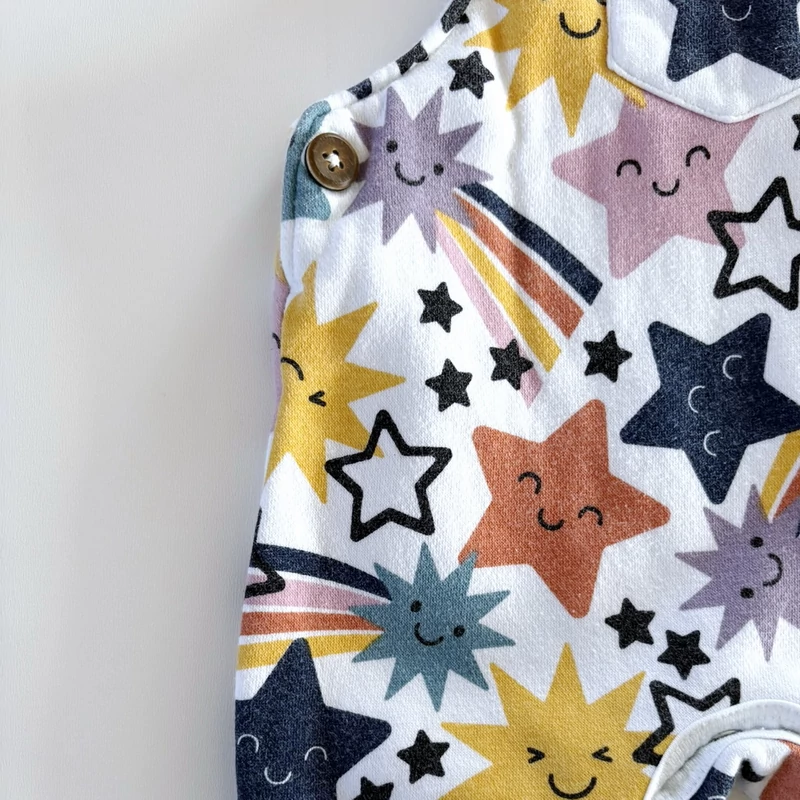 62-es F&amp;F színes csillagos kantáros nadrág kisfiúnak – 0-3 hónap