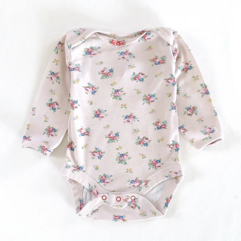 62 Mini Boden virágos pamut body