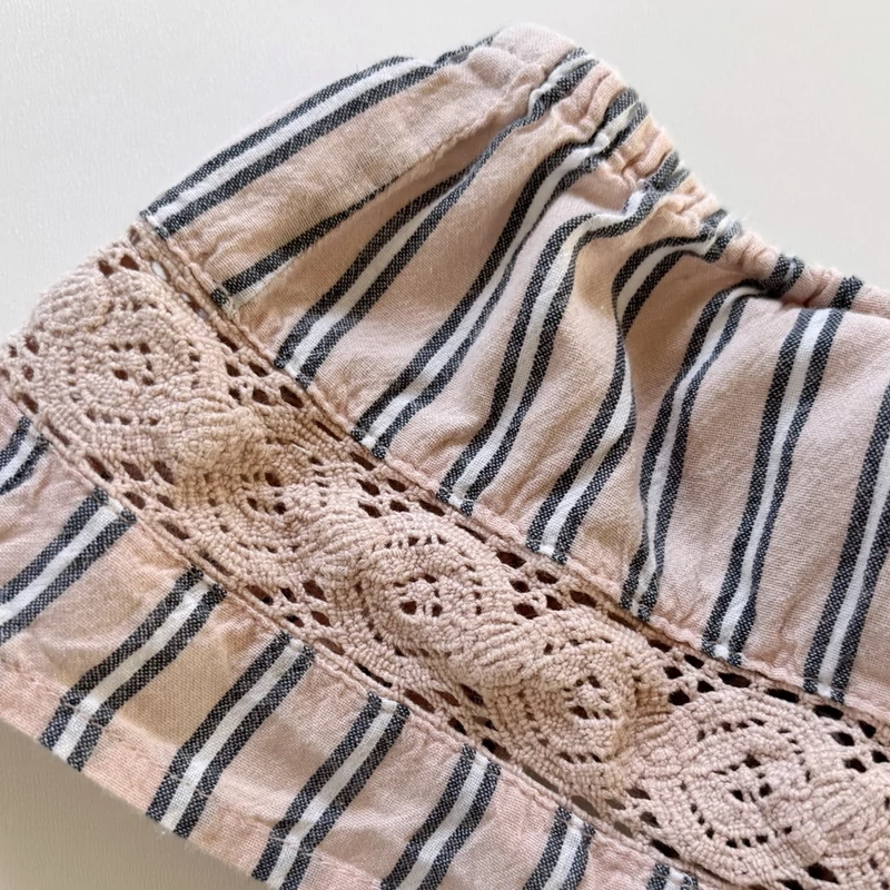 Rózsaszín csíkos pamutvászon lány playsuit – River Island, 122