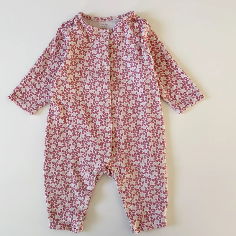 74-es Obaibi pamut-elasztán virágmintás rugdalózó overall kislánynak – 9 hónap