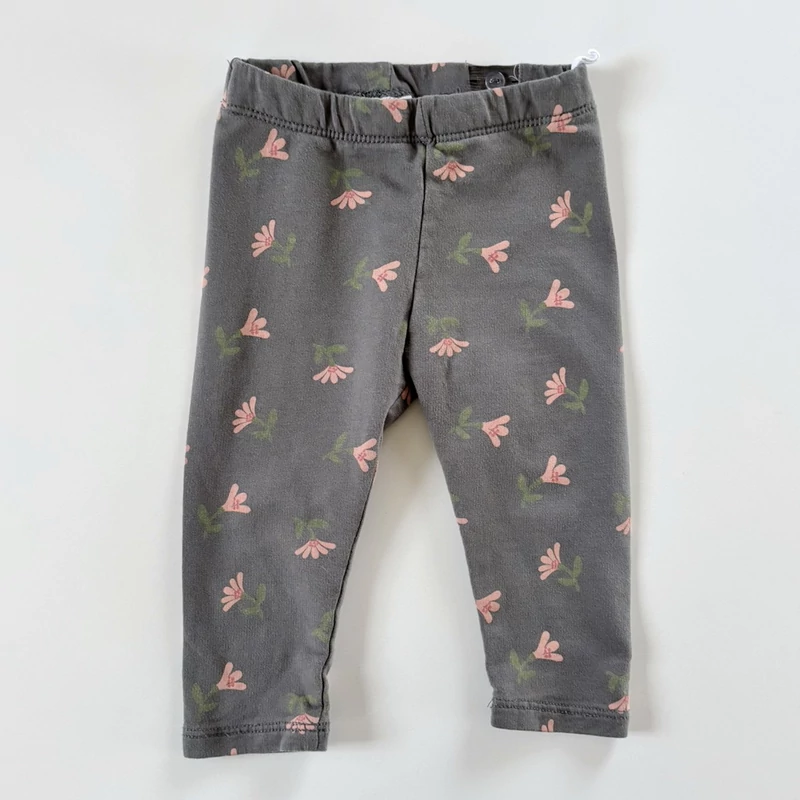 74-es H&amp;M szürke virágmintás kislány leggings – 6-9 hónap