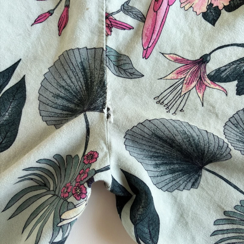 Virágos, papagájos mintás nyári lány jumpsuit pántos fazonban, H&amp;M, 140-es méret