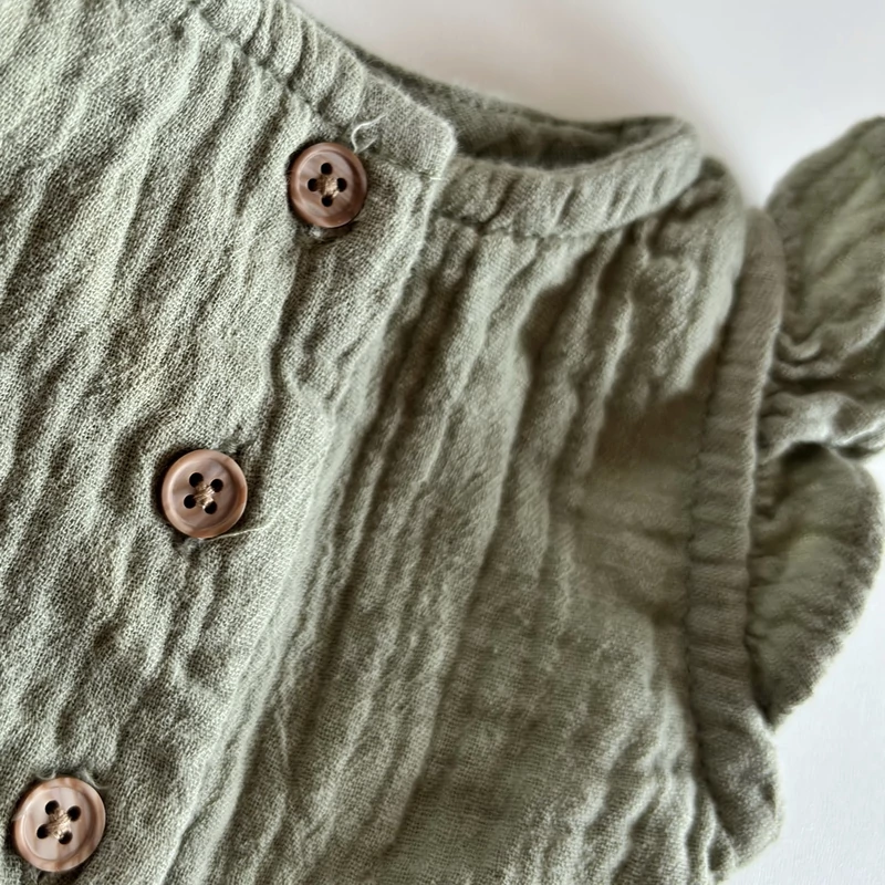 Kreppelt pamutvászon nyári playsuit fodros ujjakkal – F&amp;F, 56-os méret